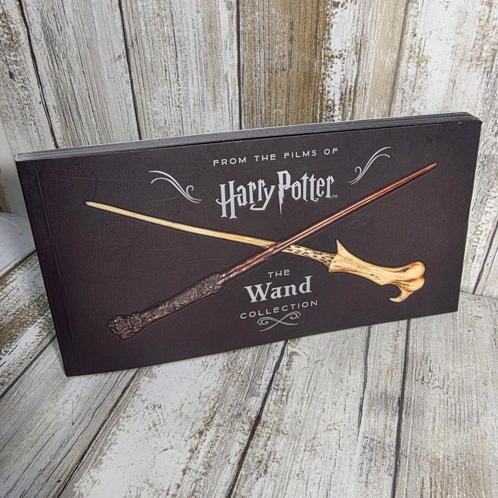Harry Potter‎ The Wand Collection Book Loot Crate Edition Insight Editions 2017
